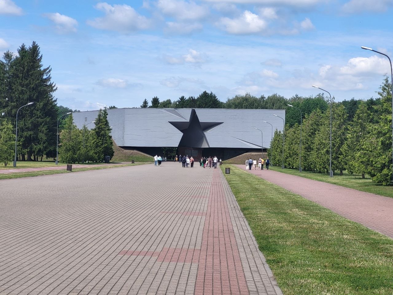 вход